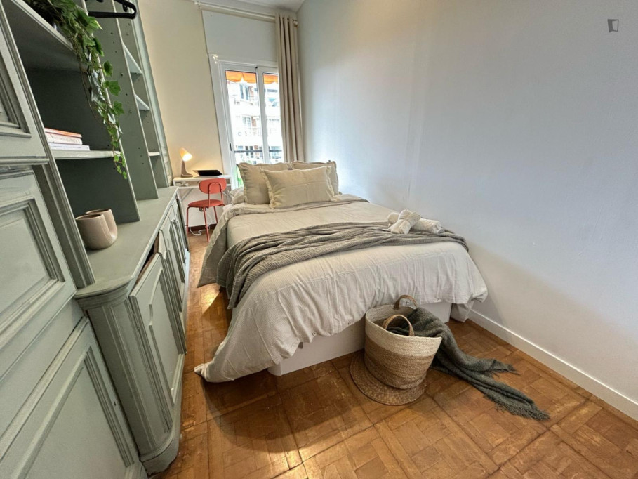 Cosy single bedroom in shared flat in Sarrià-Sant Gervasi - Barcelone - chambre - ImmoJeune