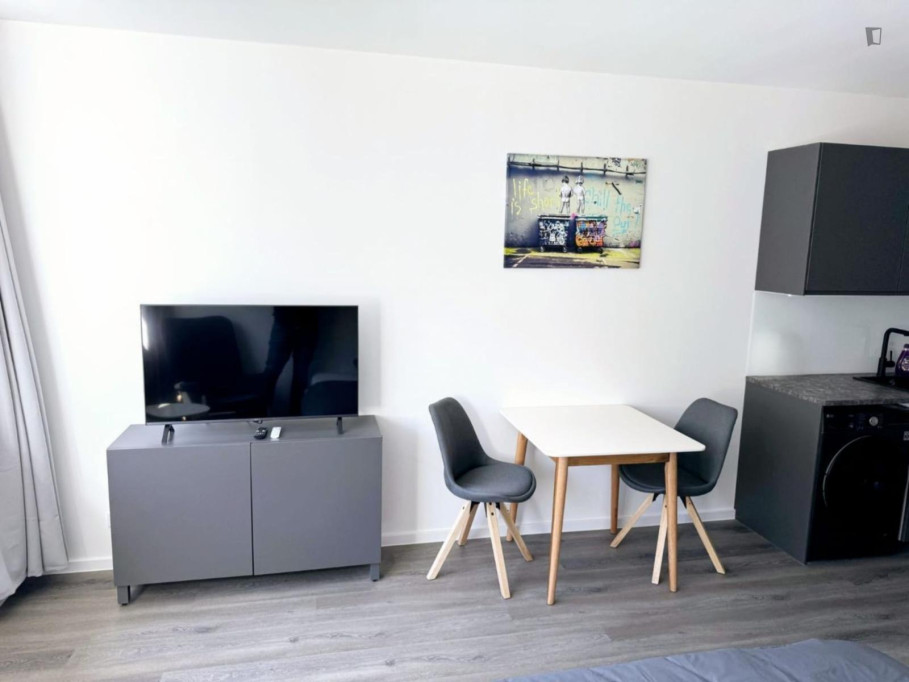 Exclusive studio apartment in a central location in Cologne - Cologne - chambre - ImmoJeune