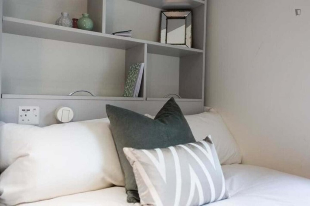 Pleasant studio close to Caledonian Road Tube Station - London - chambre - ImmoJeune