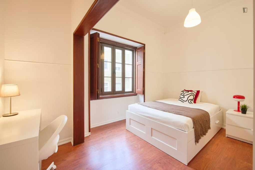 Spacious double bedroom in Estrela - Lisbonne - chambre - ImmoJeune