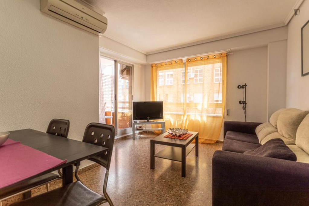Welcoming 4-bedroom flat in Malvarrosa Beach - Valence - chambre - ImmoJeune