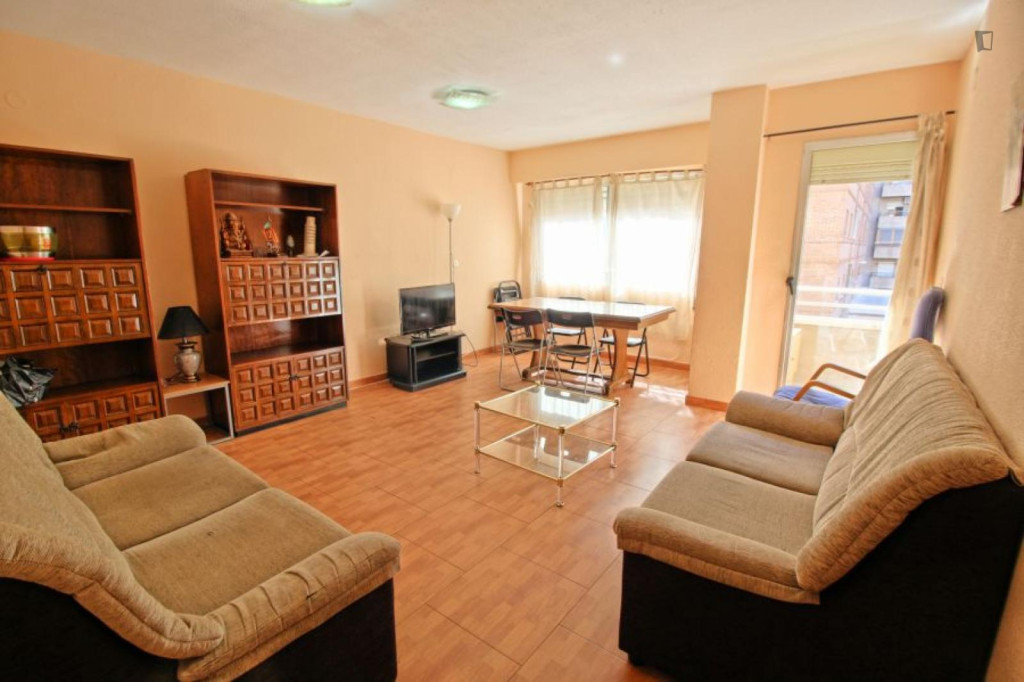 Large 4-bedroom apartment in El Pla del Real - Valence - chambre - ImmoJeune