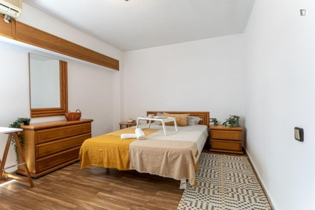 Bright double bedroom in shared flat in Algirós - Valence - chambre - ImmoJeune