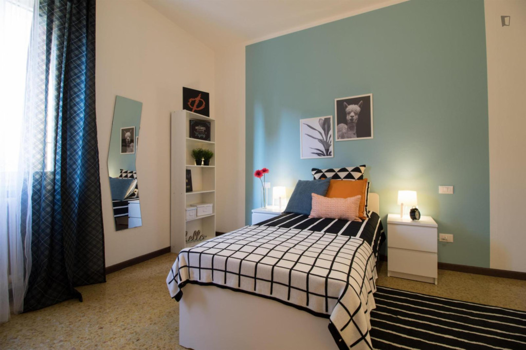 Neat and cosy single bedroom in Borgo Trento