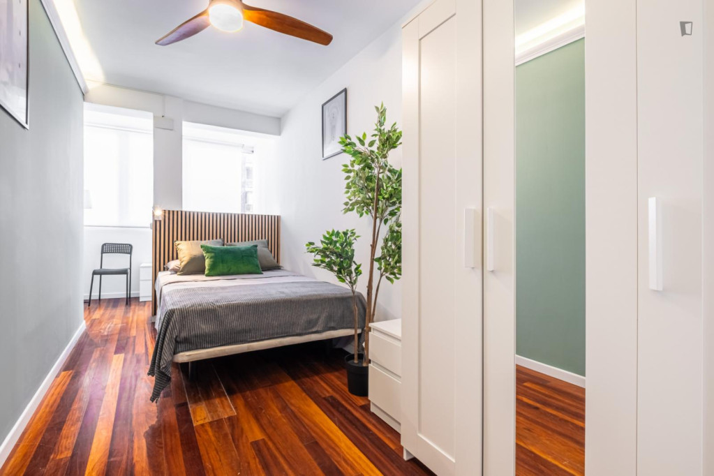 Interesting double bedroom in the Centre district - Alicante - chambre - ImmoJeune