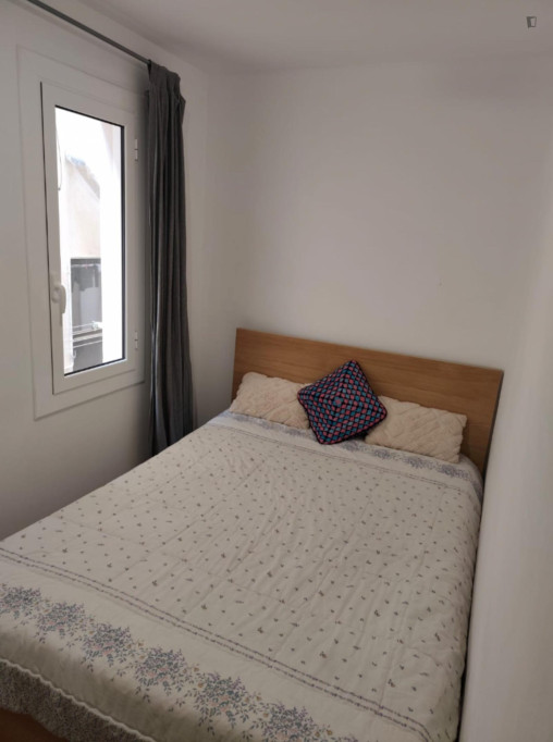 Inspiring Double Bedroom close to Penitents Metro - Barcelone - chambre - ImmoJeune