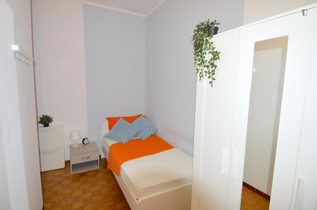 Appealing single bedroom in the centre of Modena - Modena - chambre - ImmoJeune