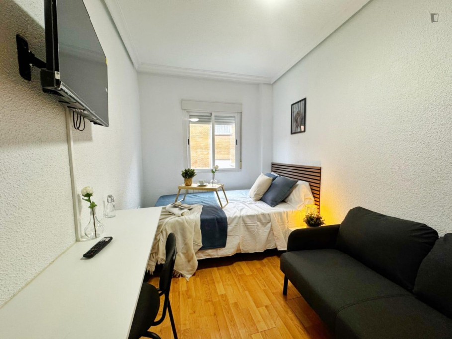 Inviting double bedroom in Coslada - Madrid - chambre - ImmoJeune