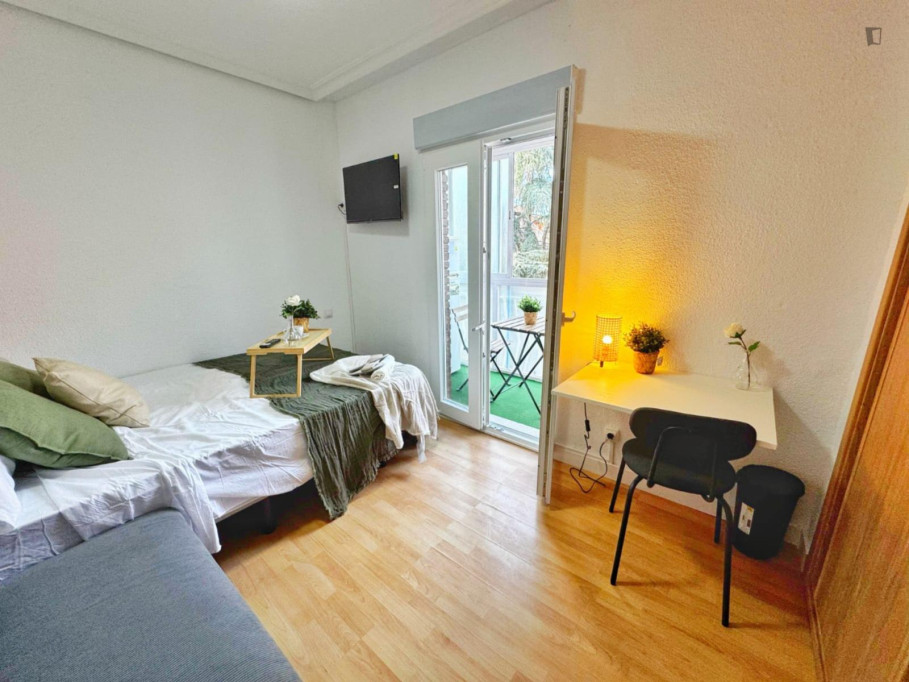 Bright double bedroom near the Coslada Central train station  - Madrid - chambre - ImmoJeune