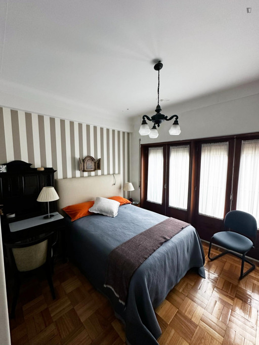 Nice bedroom next to Lapa metro station - Porto - chambre - ImmoJeune