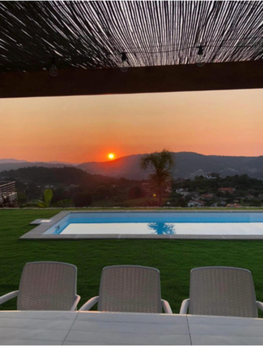 Breathtaking 3 Bedroom House with a swimming pool close to Arouca Suspension Bridge - Aveiro - chambre - ImmoJeune