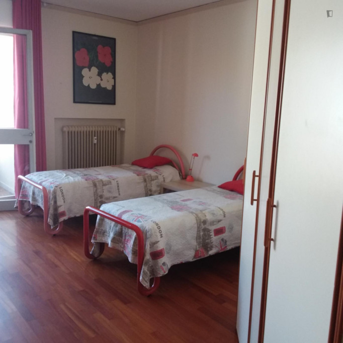Single bed in a shared 5-bedroom apartment in Padua - Padova - chambre - ImmoJeune