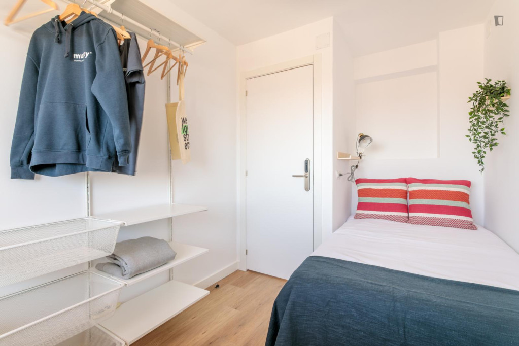 Bedroom for rent in Bono Guarner 21, Alicante - Alicante - chambre - ImmoJeune