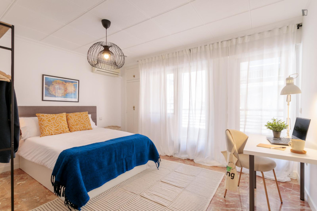 Bedroom for rent in Teniente Duran 17, Alicante - Alicante - chambre - ImmoJeune