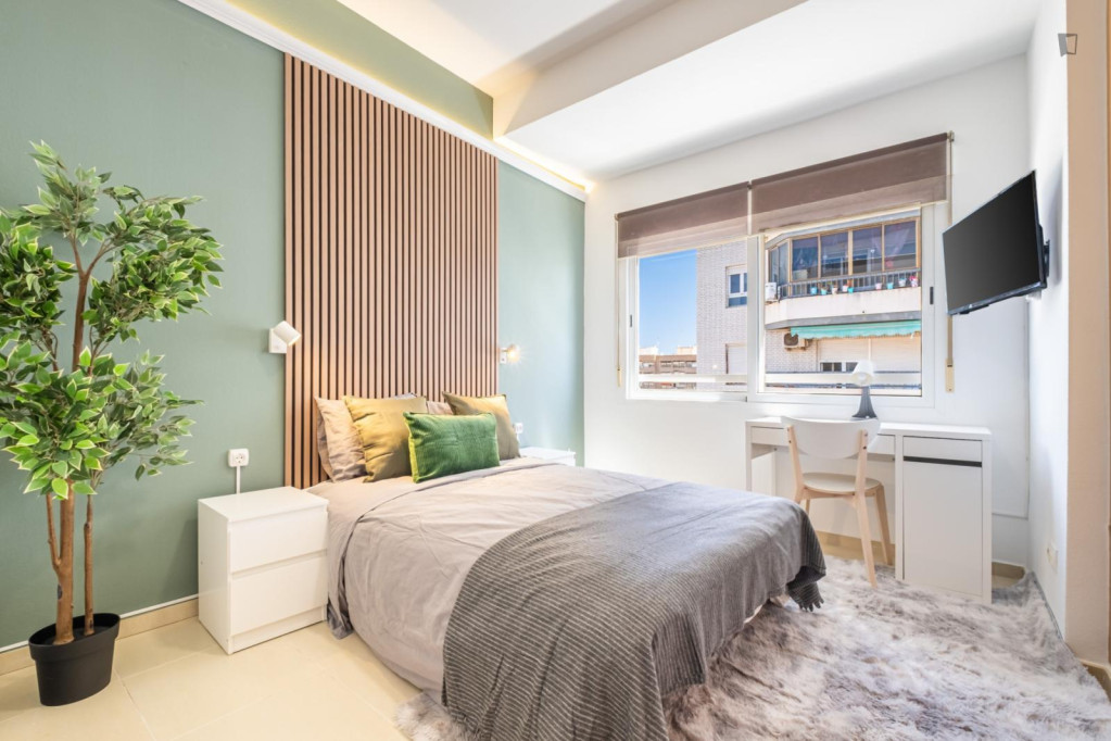 Appealimng double bedroom in Benalua - Alicante - chambre - ImmoJeune