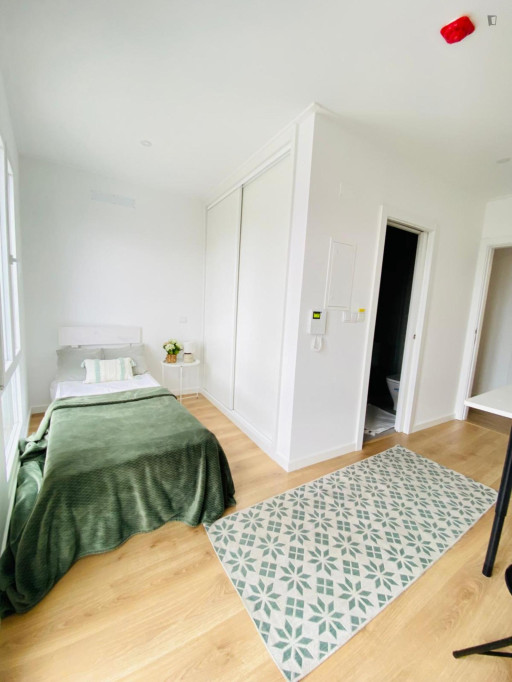 Completely new and fully equipped studio - Lisbonne - chambre - ImmoJeune