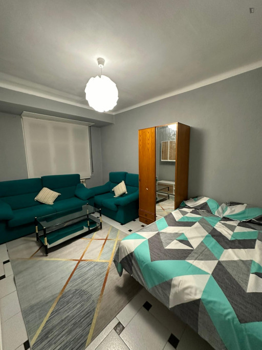 Elegant double bedroom in Bajo - Logrono - chambre - ImmoJeune