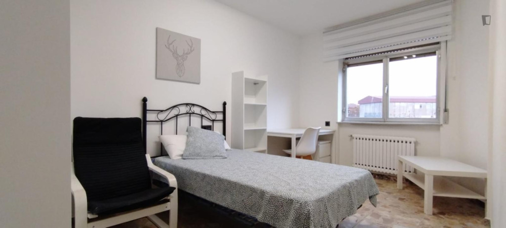 Very comfy single bedroom near the La Alamedilla train station - Salamanca - chambre - ImmoJeune