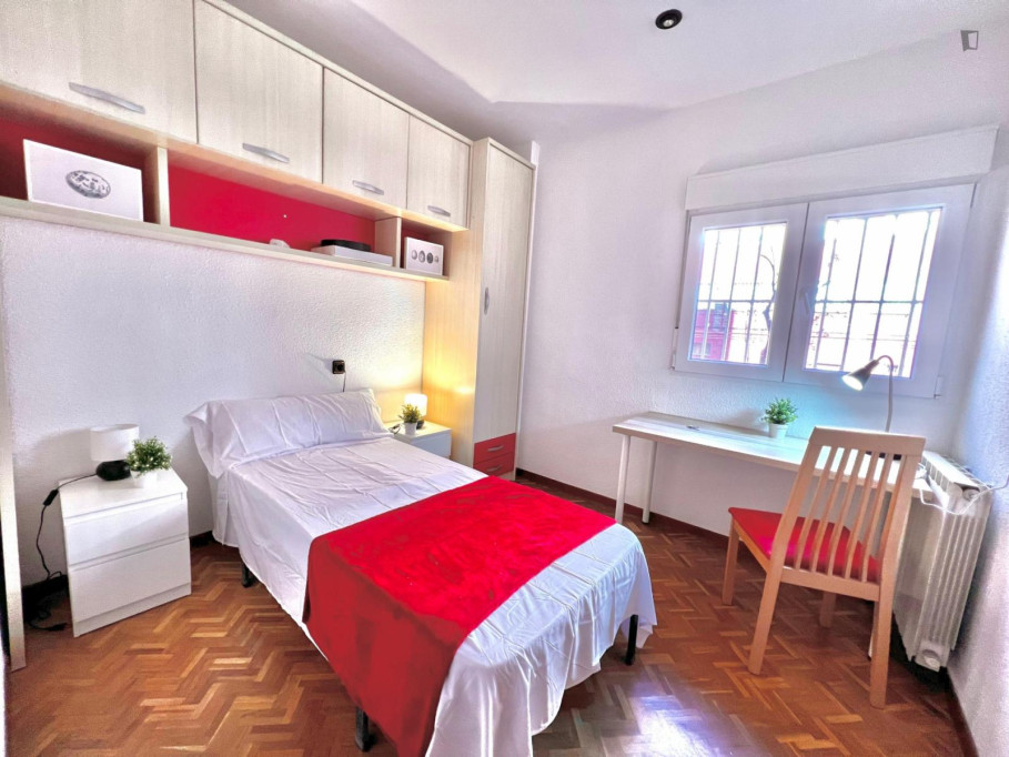 Cosy single bedroom in Pueblo Nuevo - Madrid - chambre - ImmoJeune
