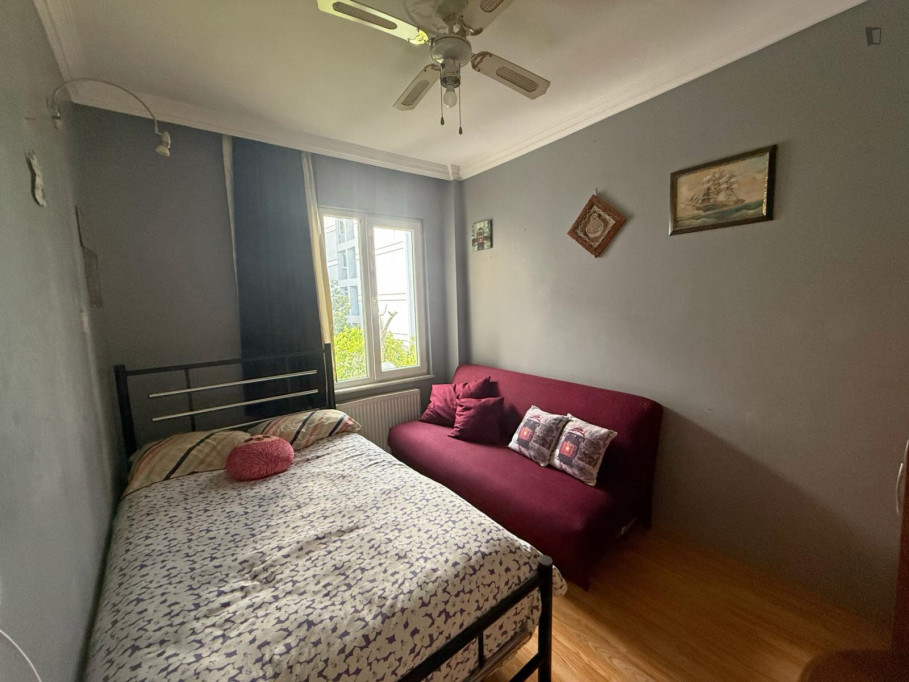Homely double bedroom in Kurtulus - Istanbul - chambre - ImmoJeune