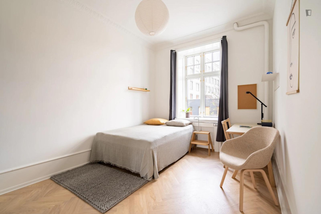 Appealing double bedroom in Indre By - Copenhagen - chambre - ImmoJeune