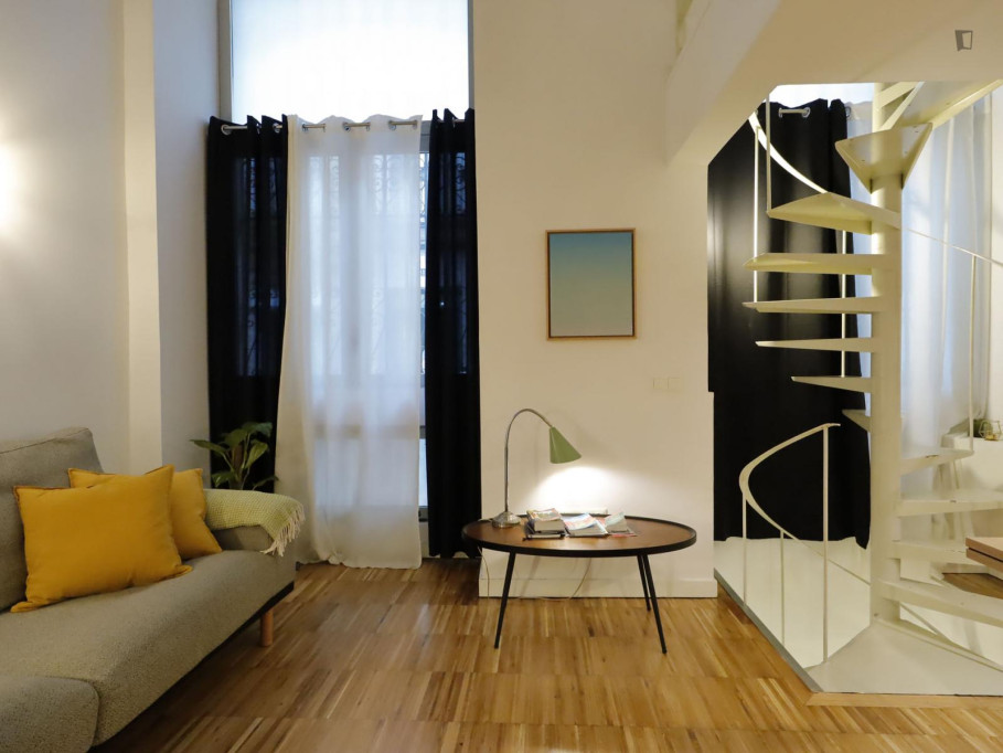 Delightful 2-bedroom duplex in Malasaña - Madrid - chambre - ImmoJeune