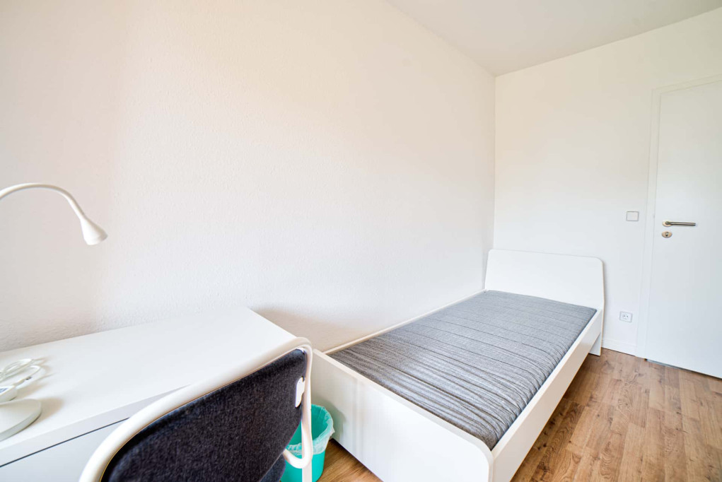Kölner Landstraße - Room 3