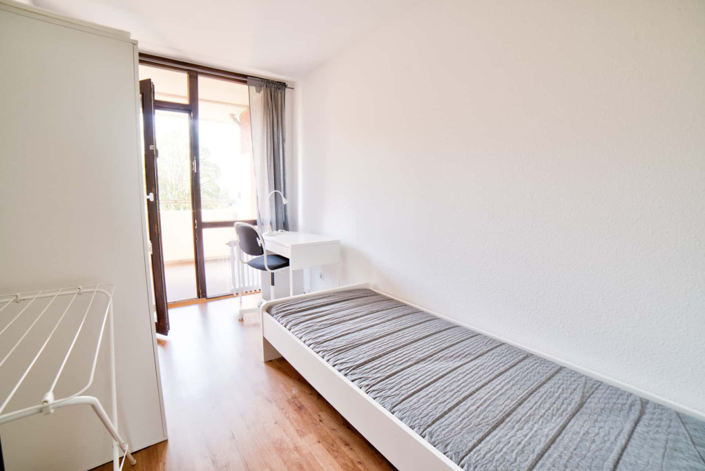 Kölner Landstraße - Room 3