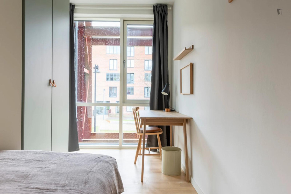 Inviting double bedroom in the Valby Maskinfabrik neighbourhood - Copenhagen - chambre - ImmoJeune