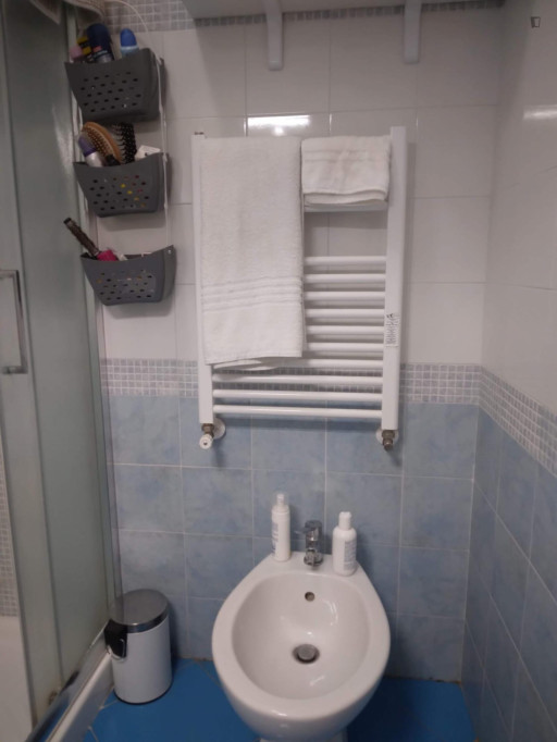 Nice single bedroom with balcony in shared flat in Sorrento 