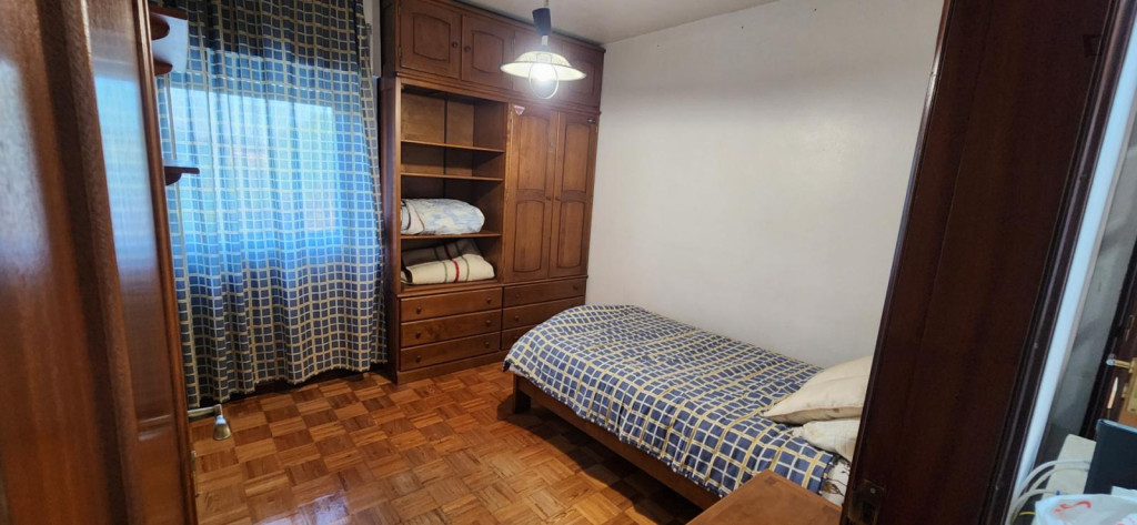 Comfy single bedroom in Alvalde - Lisbonne - chambre - ImmoJeune
