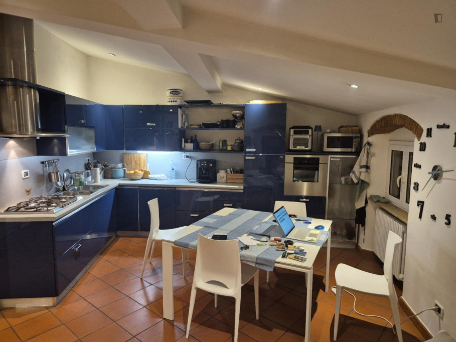 Lovely Apartment with Private Terrace - Livorno - chambre - ImmoJeune
