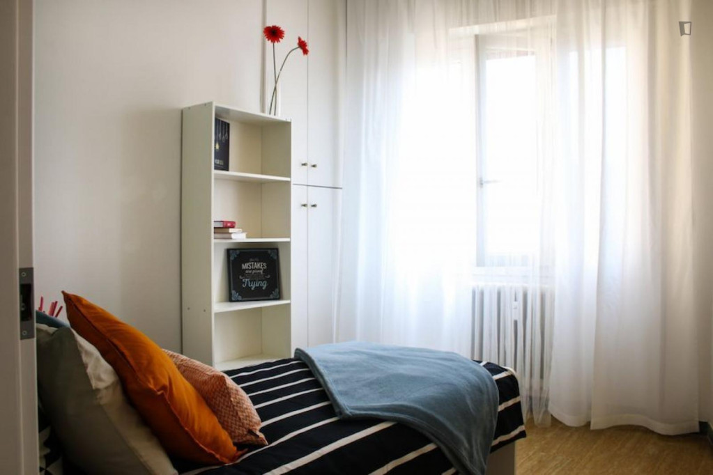 Cosy single bedroom in a shared flat in Brescia