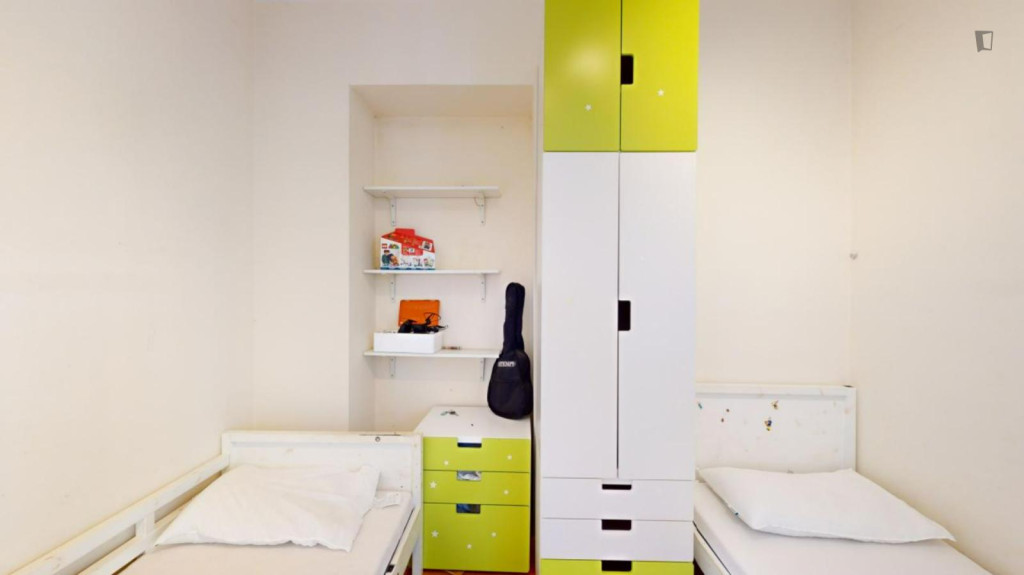 Twin Bedroom in a 2 bedroom apartment - Rome - chambre - ImmoJeune