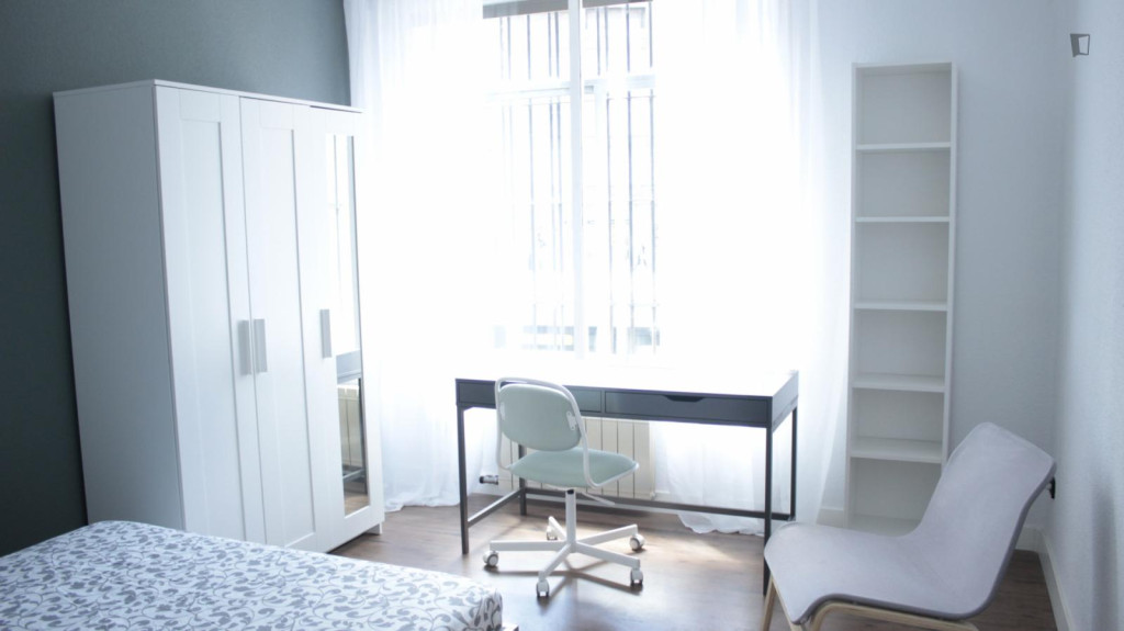 Double bedroom in 8-bedroom apartment - Madrid - chambre - ImmoJeune
