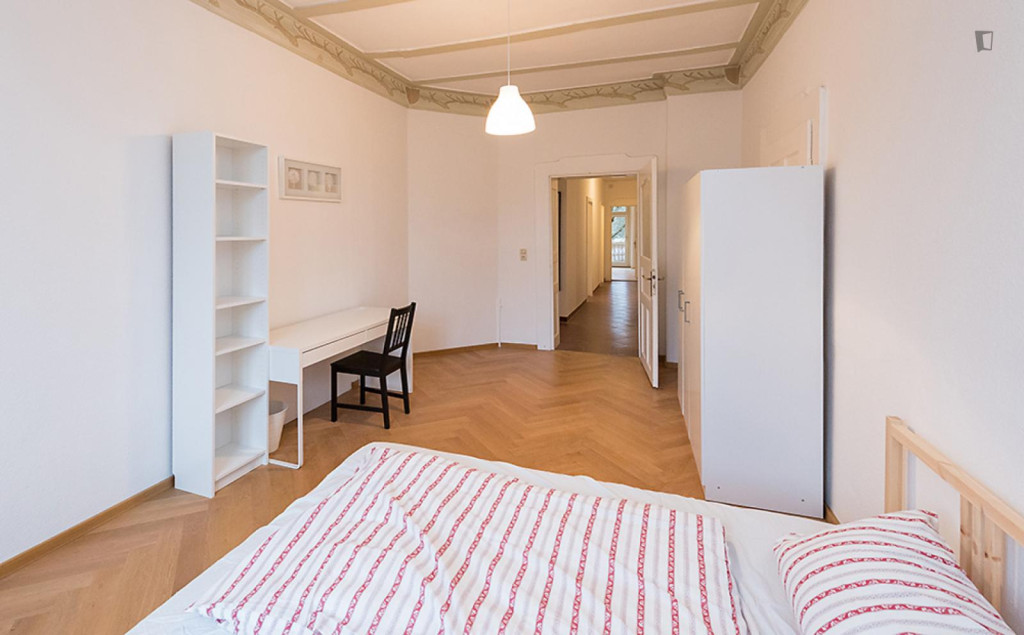 Light single bedroom in Glockenbachviertel