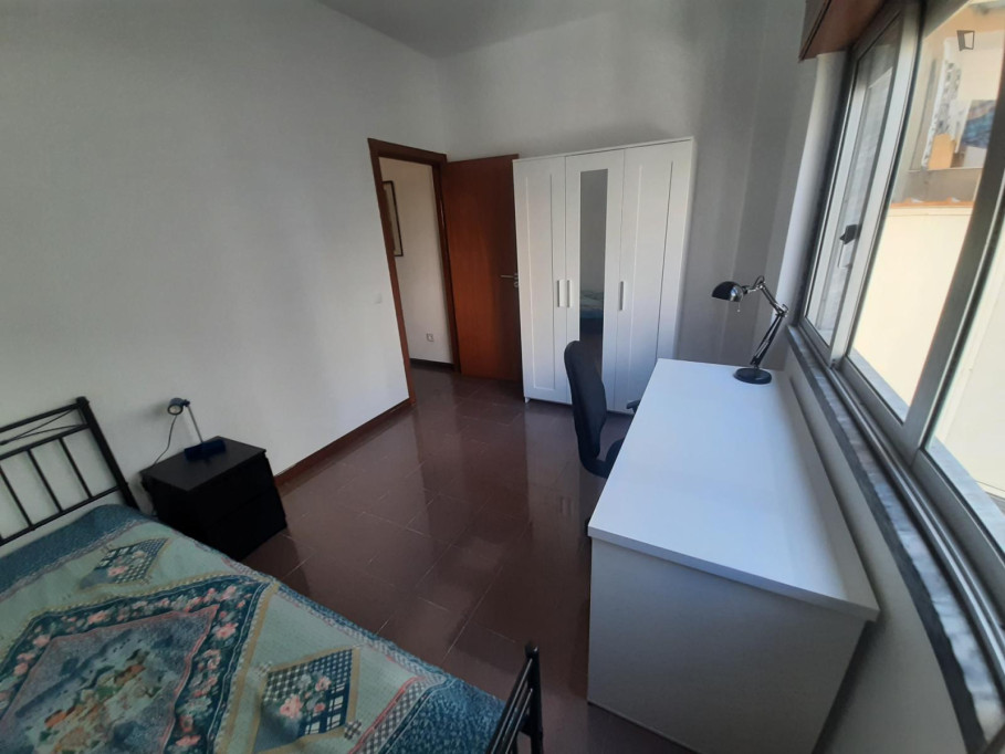 Peaceful bedroom next to IST - Lisbonne - chambre - ImmoJeune