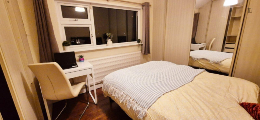 Snug double bedroom in Whitehall - Dublin - chambre - ImmoJeune