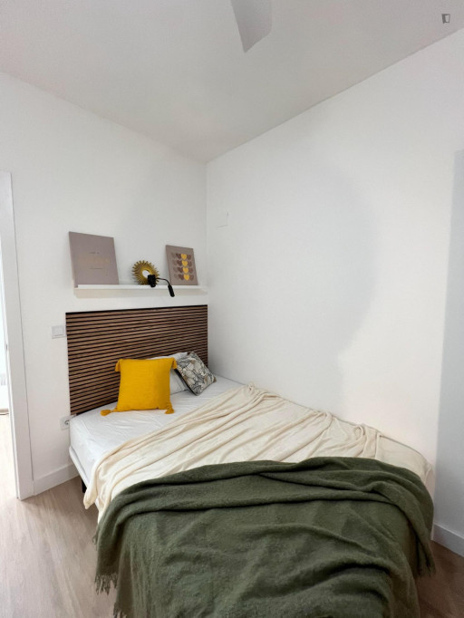 Pleasing double bedroom within walking distance to the beach - Alicante - chambre - ImmoJeune