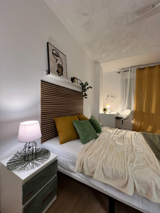 Appealing double bedroom within walking distance to the beach - Alicante - chambre - ImmoJeune