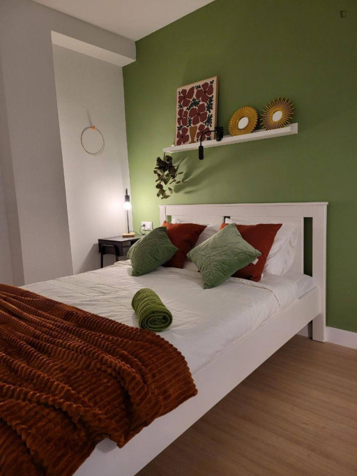 Cool double bedroom within walking distance to the city center - Alicante - chambre - ImmoJeune