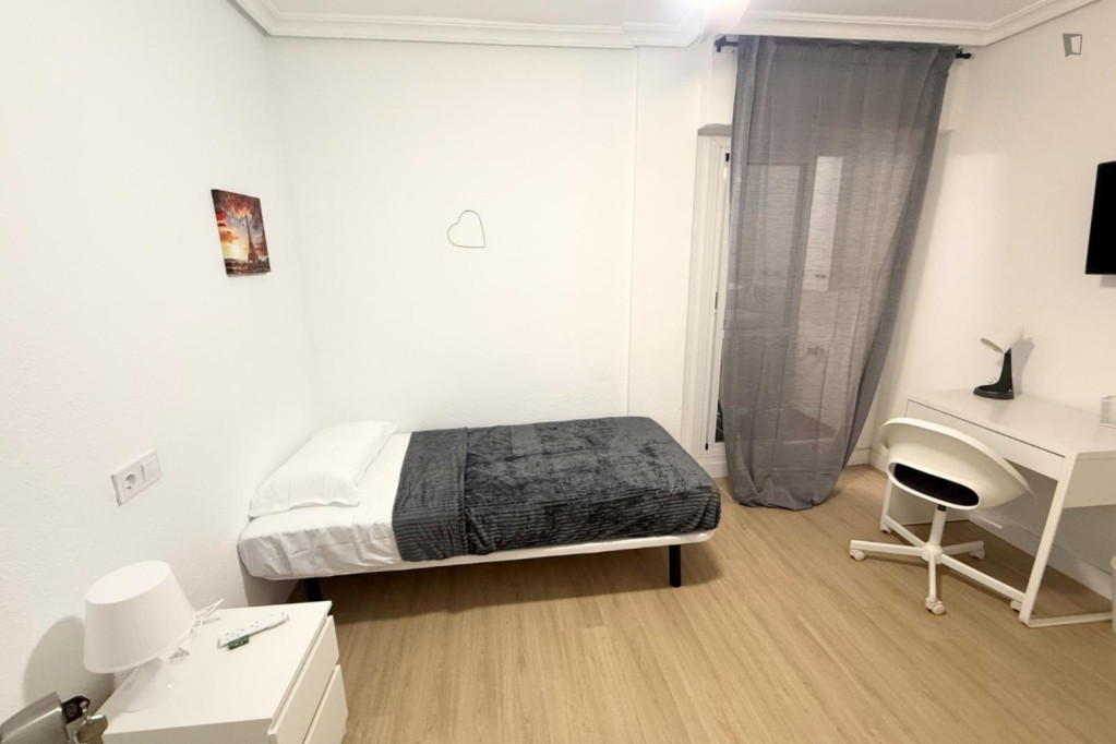 Cosy single bedroom in shared flat in Asis - Alicante - chambre - ImmoJeune