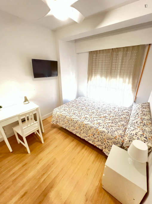 Bright single bedroom in shared flat in La Florida - Alicante - chambre - ImmoJeune