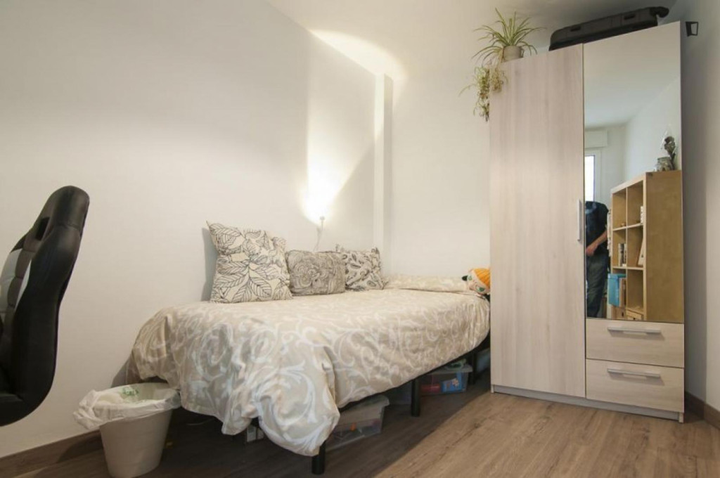 Nice single bedroom in Trinitat - Valence - chambre - ImmoJeune