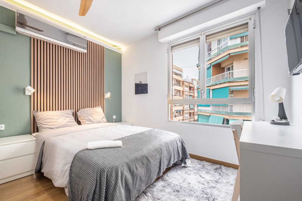 Beautiful double bedroom in La Guindalera - Alicante - chambre - ImmoJeune