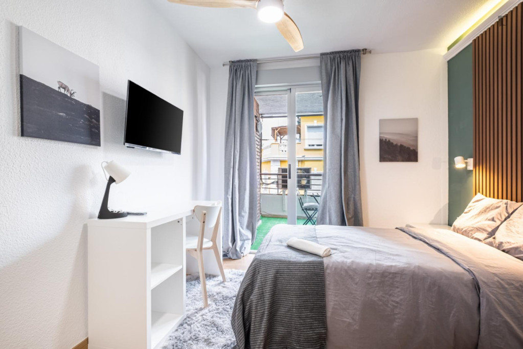 Very pleasant double bedroom near the Ventas metro - Alicante - chambre - ImmoJeune