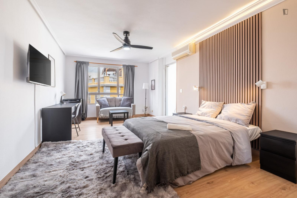 Ample double bedroom in La Guindalera - Alicante - chambre - ImmoJeune