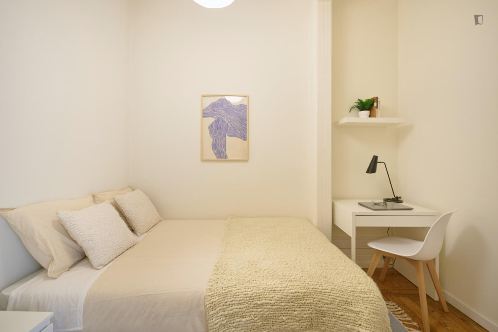 Cosy single bedroom in shared flat in well-connected Marquês - Lisbonne - chambre - ImmoJeune