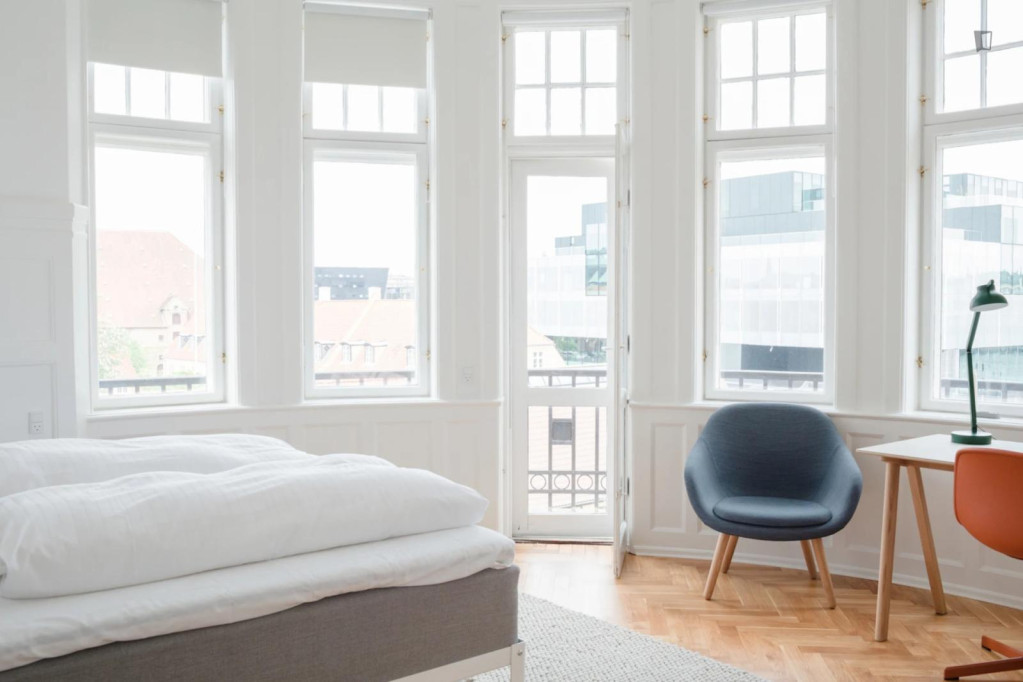 Cool double bedroom in shared flat in Indre By