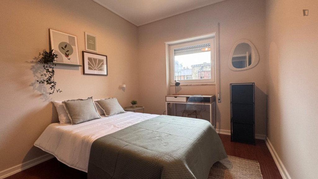 Incredible Double Bedroom close to Botanical Garden of the University of Coimbra - Coimbra - chambre - ImmoJeune
